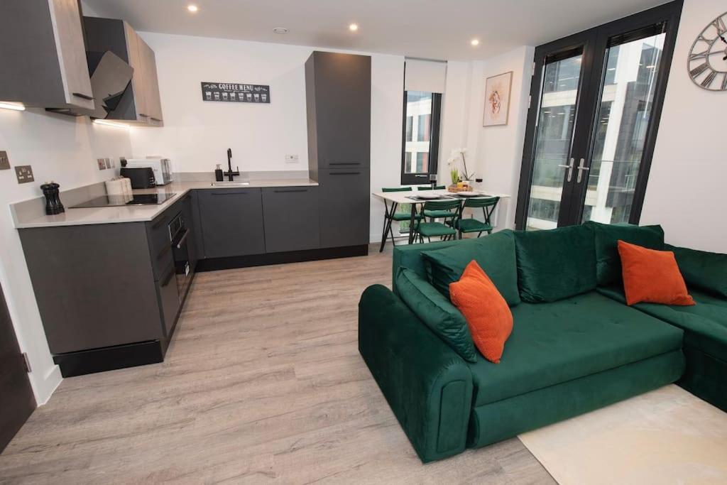 Deluxe 2 Bed Flat With Gym Sleeps 6 * York