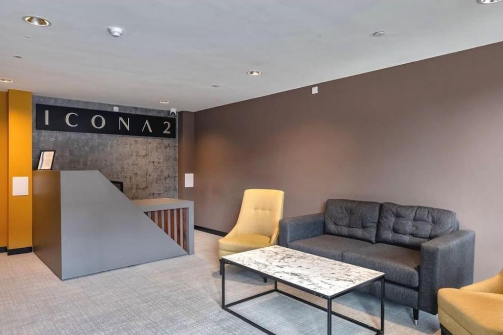 Deluxe 2 Bed Flat With Gym Sleeps 6