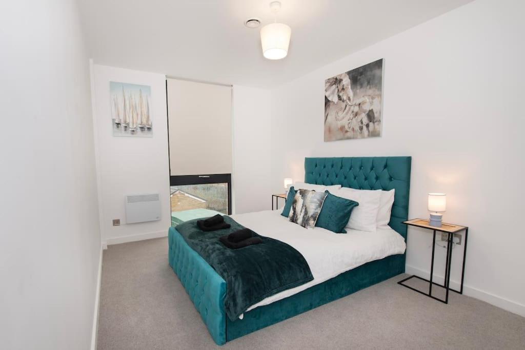 Deluxe 2 Bed Flat With Gym Sleeps 6 Apartment *