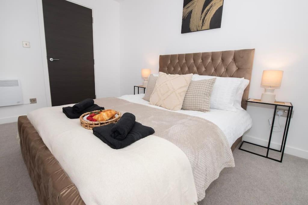 Deluxe 2 Bed Flat With Gym Sleeps 6 Apartment *