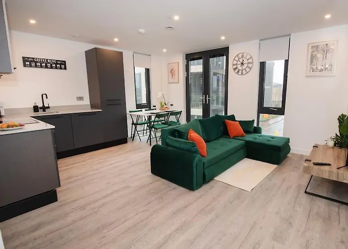 Deluxe 2 Bed York Flat With Gym Sleeps 6